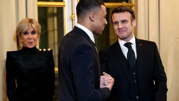 Mbappe, cină fastuoasă cu Emmanuel Macron și cu cel mai bogat om dim lume. Ce i-a spus președintele Franței VIDEO