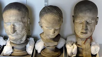 Ce sunt măștile morții și de ce era acest obicei atât de răspândit în trecut. Istoria fascinantă a unei tradiții morbide