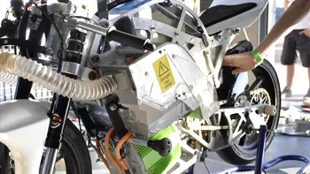 Prima motocicletă de serie cu hidrogen vine din Europa. Cât este de ”verde” noua motorizare, când se lansează