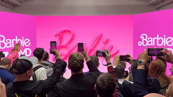 Cum te transformi în păpușa Barbie: Nokia „resuscitează” încă o relicvă nostalgică, dar pe roz și fără funcții smart
