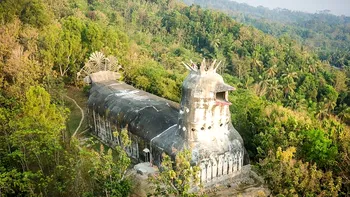 Biserica Găinilor, misterioasa clădire fantomă din mijlocul junglei. A fost construită de omul căruia ”i s-a arătat Dumnezeu”