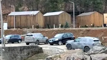 Aceasta ar fi noua Dacia SUV, imaginile spion dezvăluie ce putem vedea în curând pe străzi. Când s-ar lansa noul model Bigster