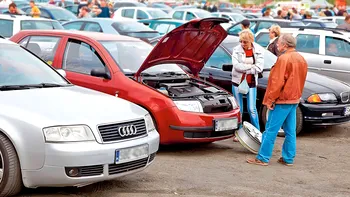 Cele 5 detalii esențiale la care să fii atent atunci când cumperi o mașină second-hand de pe internet, dacă nu vrei să fii înșelat