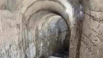 Descoperirea fascinantă din Al Doilea Război Mondial sub pavajul din curte. Locuia acolo de 15 ani fără să știe