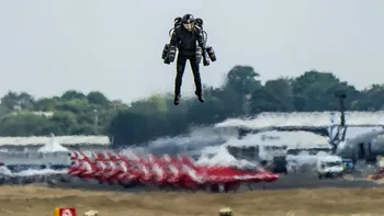 VIDEO Eroii Marvel, în lumea reală: Unde s-a desfășurat prima competiție de „oameni zburători” de pe glob