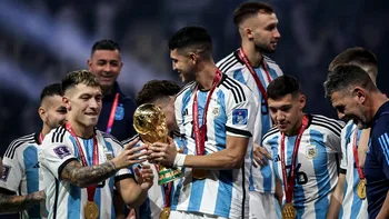Răzbunarea soției unui campion mondial. Îi vinde tricourile și medalia de la Cupa Mondială din 2022