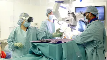 Premieră în medicină: Chirurgii din această țară au folosit ochelari de realitate virtuală în timpul unei operații