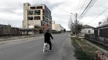 Cel mai urât oraș din România, etichetat de români: Are atmosferă de cimitir, clădirile stau să cadă abandonate și sunt gunoaie peste tot