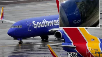 VIDEO: Momentul terifiant în care motorul unui avion se dezintegrează în timpul decolării. Aeronava cu 150 de pasageri la bordul său a aterizat de urgență