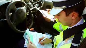 Ce pățești dacă ești prins conducând o mașină manuală, dacă ai făcut școala pe automată