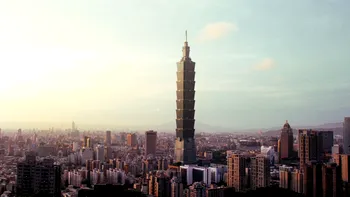 Cum a rămas “în picioare” după cutremurul de 7.5 grade, deși e cea mai înaltă clădire din Taiwan. Secretul supraviețuirii, un pendul de 660 de tone