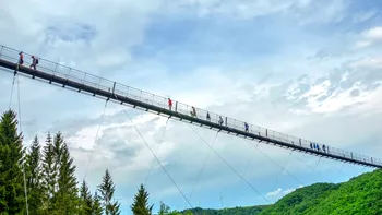 Ar putea fi cel mai înalt pod din Europa și se află în România