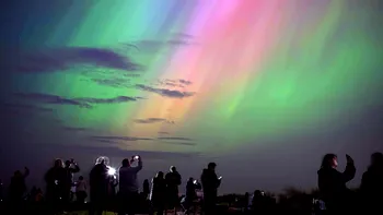 Aurora Boreală iluminează spectaculos cerul din România, Europa și întreaga emisferă