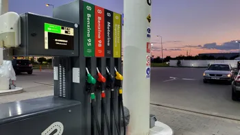 Se întâmplă la pompă cu benzina în 2024, e o realitate inevitabilă. Totul pleacă de la mașinile electrice și nu doar în România