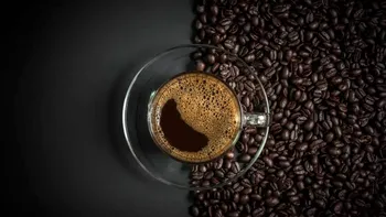 Ce spune culoarea cafelei despre gustul ei: de ce să nu o foloseşti pe cea aproape neagră
