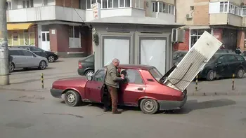 Ce nu ai voie să faci dacă ești șofer. Legea este foarte clară și poți fi amendat dacă nu o respecți