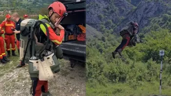 VIDEO Salvamontiștii românii pot acum să zboare cu un jetpack, într-o premieră națională. Pot salva vieți în 2 minute pe un traseu care ar fi durat 90 de minute