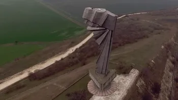 Povestea ”Înaripatei”, cea mai înaltă statuie din România: ”A costat cât un pod! Era un înger al libertății!”