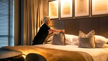 S-a deschis hotelul cu un singur angajat. Are 41 de camere, iar confortul și serviciile sunt la superlativ