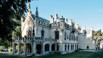 Top 7 locuri abandonate din România. Ce povești incredibile ascund