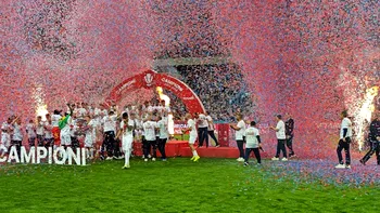 Jucătorii FCSB-ului au primit medaliile de campioni. Cum a arătat sărbătoarea de pe Arena Națională FOTO