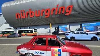 Dacia 1300 care a ajuns în 2024 unde nu a mai fost nicio mașină românească. Spectacolul clasic de la Nürburgring