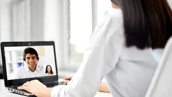 Trucul de pe Zoom care te poate ajuta să obții un job: Totul ține de privire, conform cercetătorilor