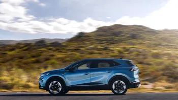 Cât costă noul ”Duster de lux” de la Renault, SUV-ul proaspăt lansat pe piața din România. Cu ce vine la pachet noul Symbioz