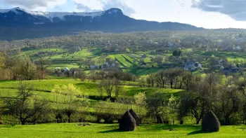 Satul tradițional din România care a cucerit turiștii străini: Ce are special acest loc de unde nu vrei să mai pleci