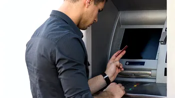 Pățania unui constănțean la bancomat: a vrut să scoată bani, dar aparatul a dat eroare și a plecat. Ce a urmat la scurt timp