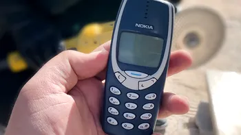 Oamenii renunță la smartphone-uri în schimbul telefoanelor „pentru proști” care doar sună și trimit mesaje. Care este explicația din spatele trendului