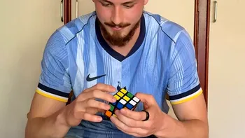 Cubul Rubik te-a pus în dificultate, dar nu acesta a fost scopul său real: Cine l-a inventat acum 50 de ani
