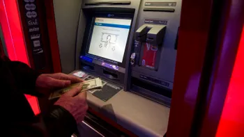Un bărbat a primit în contul de salariu de 330 de ori mai mulți bani decât i se cuveneau. Ce a urmat după ce angajatorul a greșit numărul de zerouri