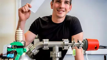 Un adolescent a reușit să construiască singur, acasă, un reactor de fuziune nucleară și să obțină plasmă