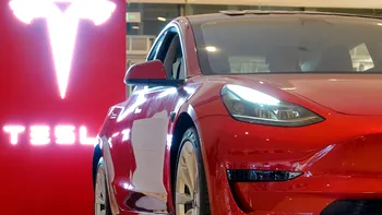 Varianta de Tesla care ar putea fi cea mai eficientă mașină electrică din lume. Merge 100 de kilometri cu echivalentul unui litru de benzină