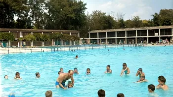 Cândva, România a avut cel mai mare și mai frumos bazin de înot din Europa. Acum, o paragină uitată în negura timpului