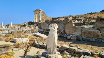 Insula Delos, locul de naștere al lui Apollo, se scufundă încet în Marea Egee