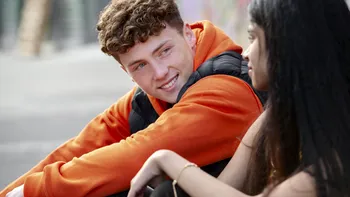 Iubirile adolescentine: Cele mai intense relații din viață, susține un psiholog de la Oxford