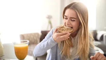 Legatura dintre mâncare, anxietate și depresie: Ce spun cercetătorii despre alegerile noastre gastronomice