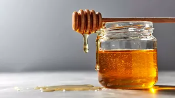 Mierea din cămara ta este falsă? Cum să-ți dai seama dacă alimentul este autentic