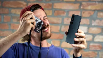 Google lansează un instrument AI care permite adăugarea fotografului în pozele de grup