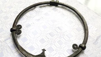 Până și vikingii trebuiau să plătească amenzi: Cel mai vechi text juridic viking, scris în rune pe un cerc de fier, oferă noi perspective asupra sistemului monetar al nordicilor