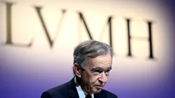Cum este să pierzi 54 de miliarde de dolari într-un an, doar Bernard Arnault știe. Noul clasament al celor mai bogați oameni din lume
