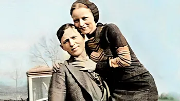 Bonnie și Clyde, o poveste de dragoste scrisă cu sânge. Infractorii care au murit împreună, ciuruiți de gloanțe