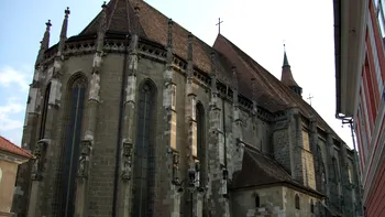 Cum a ars Biserica Neagră din Brașov. Un clopot de 6 tone, o bijuterie gotică și o orgă unică în Europa