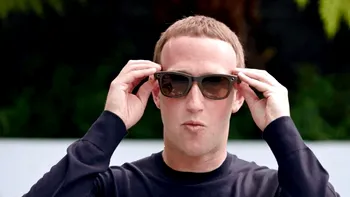 Meta și ochelarii inteligenți Ray-Ban: promisiunea că vei sta cu ochii lipiți non-stop de Facebook și realitatea augmentată