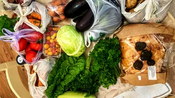 Cât de tare s-au scumpit alimentele românilor în ultimele 12 luni, de fapt. Realitatea din piață îți arată ce înseamnă inflația din România