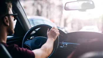 Probabil cea mai ciudată soluție să scazi consumul la benzină și motorină. Trucul neștiut de șoferi