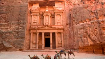 Descoperirea „Sfântului Graal” în Petra: misterul cupelor antice dezvăluit, dar identitatea celor 12 corpuri rămâne un mister în locul unde s-a filmat „Indiana Jones”