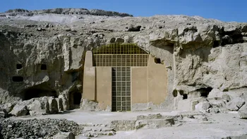 Descoperirea unui mormânt antic egiptean dezvăluie sarcofage pictate cu detalii intricate și fascinante